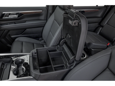 2025 Chevrolet Suburban 4WD LT