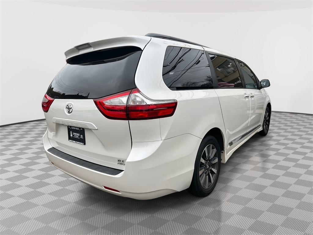 2019 Toyota Sienna XLE 7 Passenger