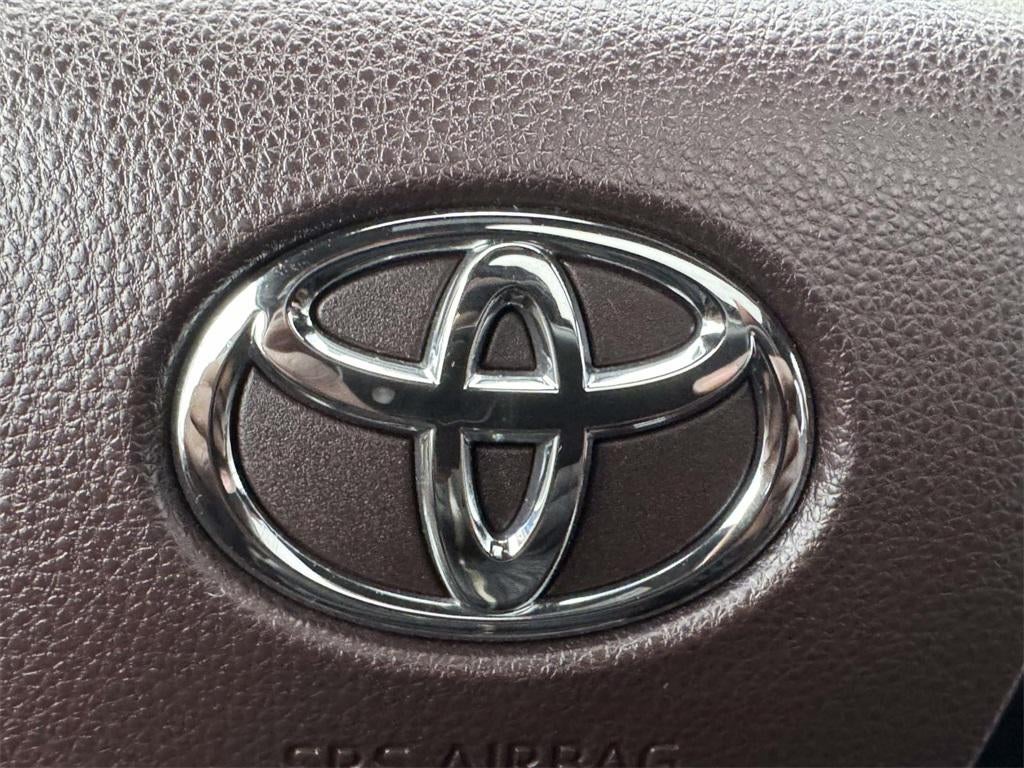 2023 Toyota Sienna Platinum