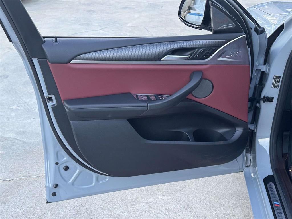 2024 BMW X4 xDrive30i