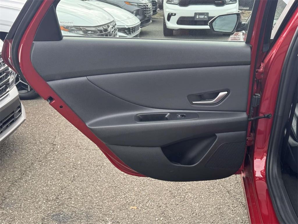 2025 Hyundai Elantra Hybrid Limited