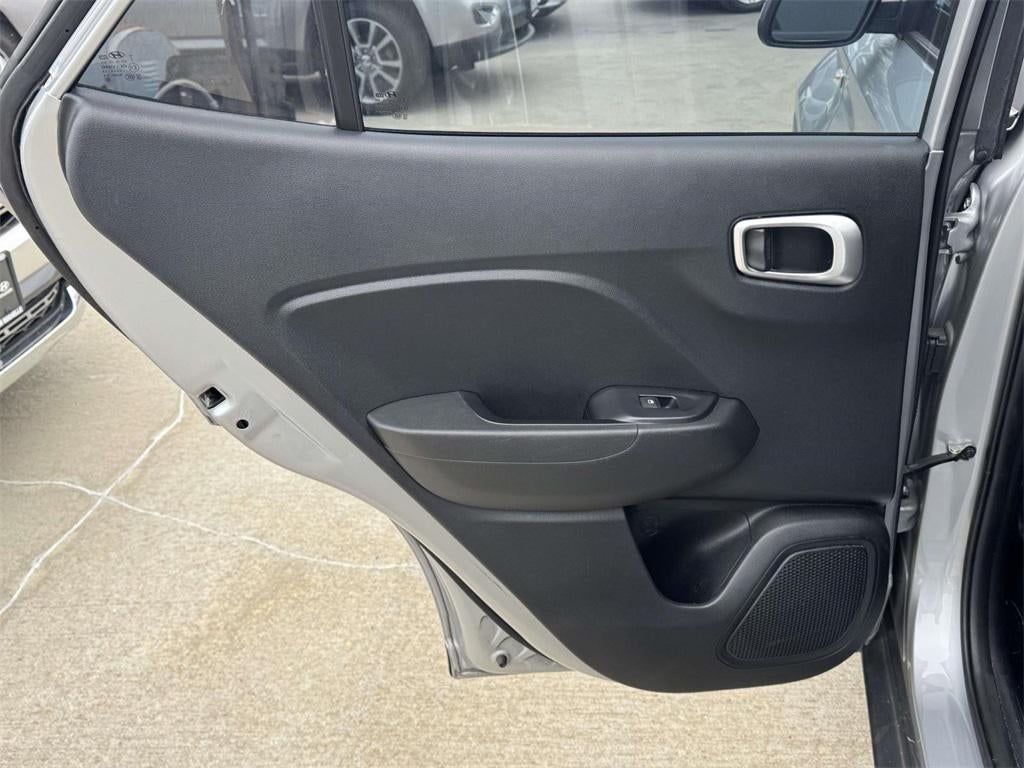 2023 Hyundai Venue SE