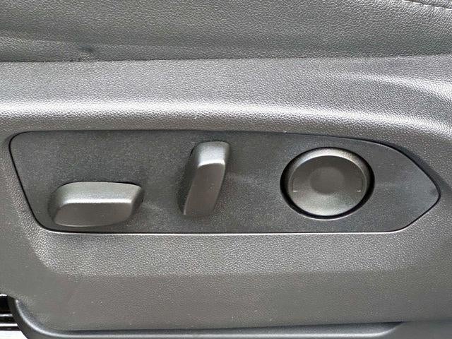 2025 Chevrolet Suburban 4WD LT