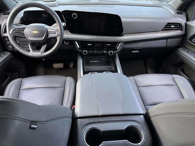 2025 Chevrolet Suburban 4WD LT