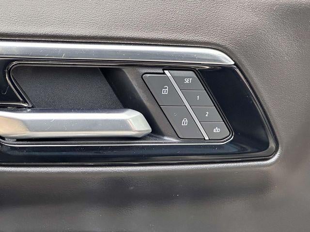 2025 Chevrolet Suburban RST