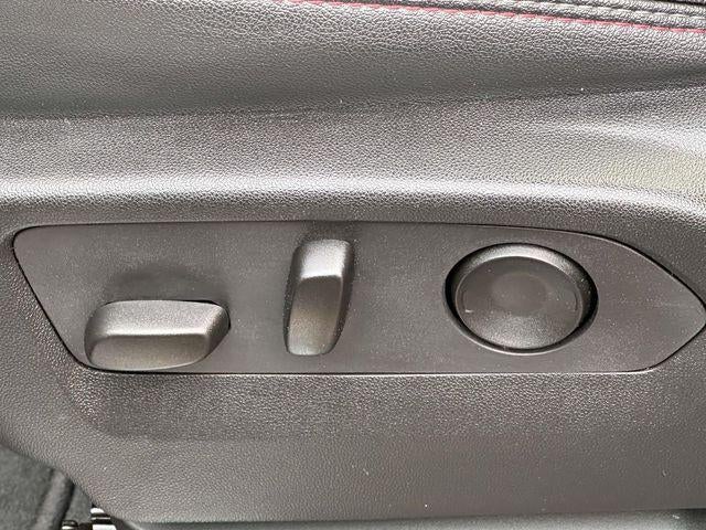 2025 Chevrolet Suburban 4WD RST