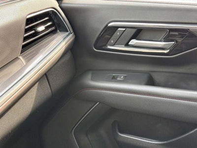 2025 Chevrolet Suburban 4WD RST