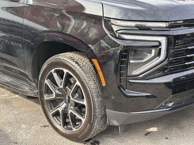 2025 Chevrolet Suburban 4WD RST