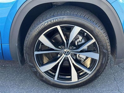 2024 Volkswagen Atlas Cross Sport 2.0T SEL Premium R-Line