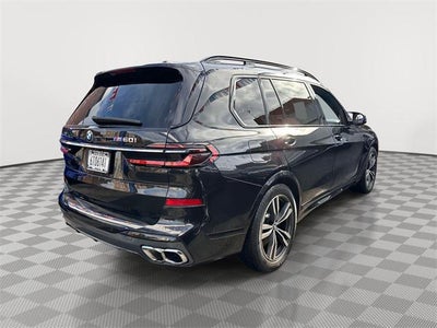2023 BMW X7 M60i