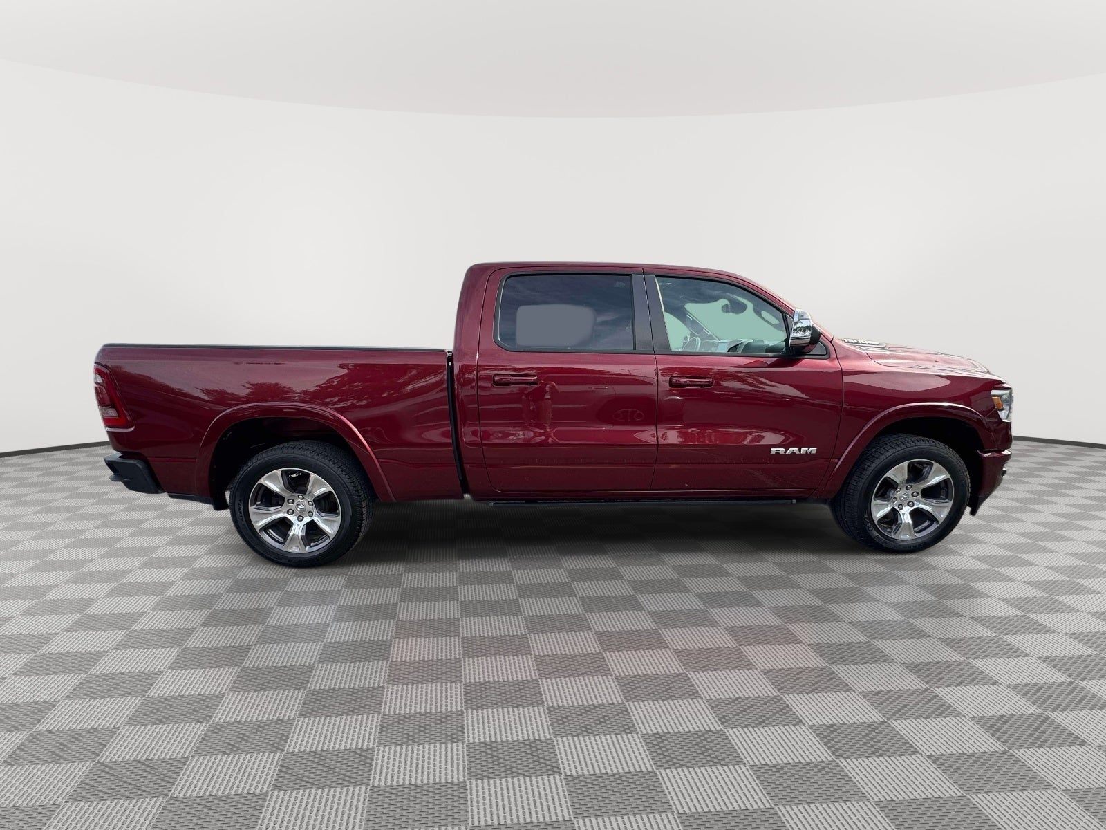 2019 RAM 1500 Laramie Crew Cab 4x4 64' Box