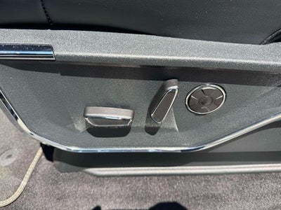 2025 Ford F-150 Lightning Platinum