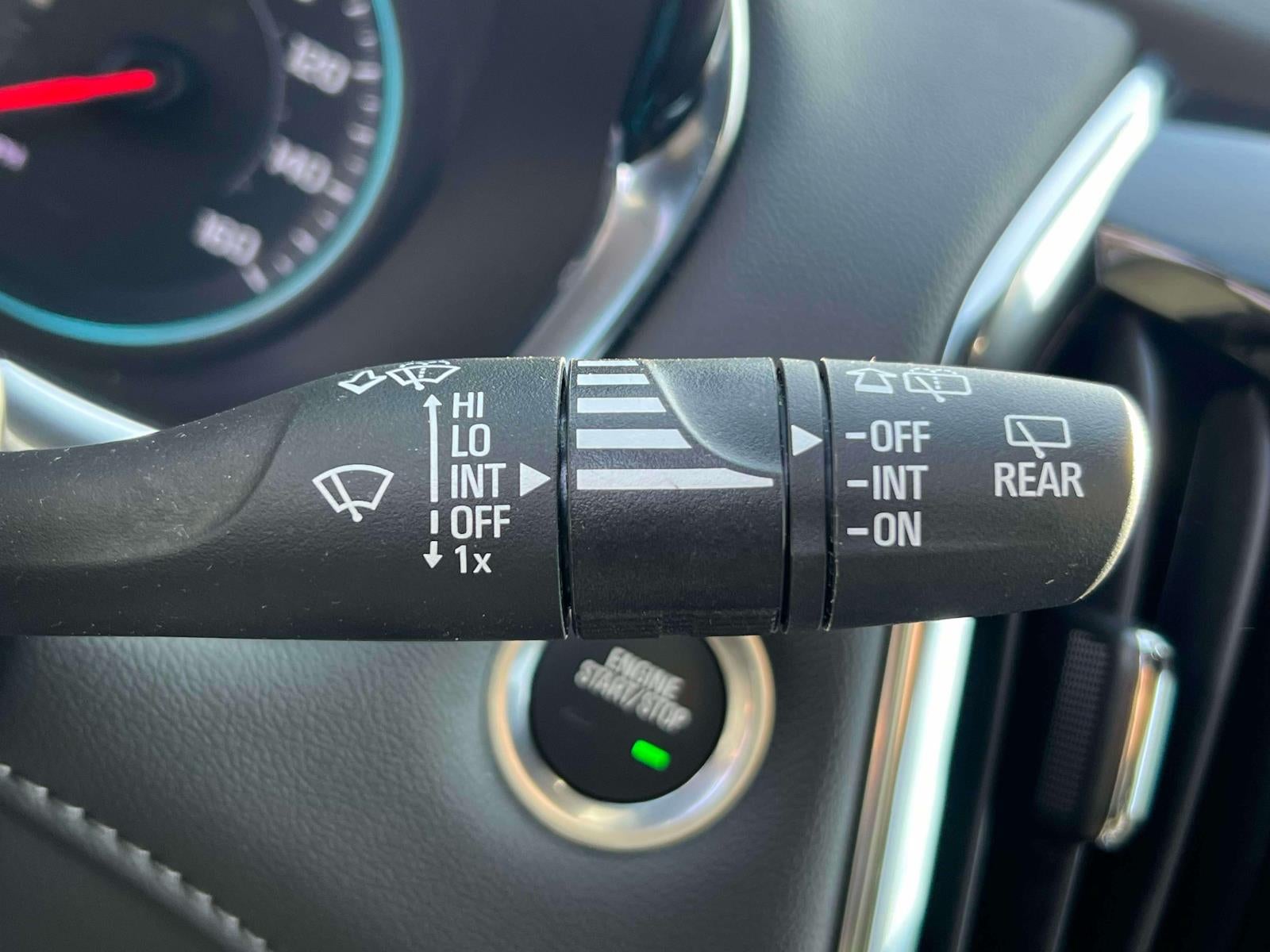 2023 Chevrolet Traverse FWD LT Cloth