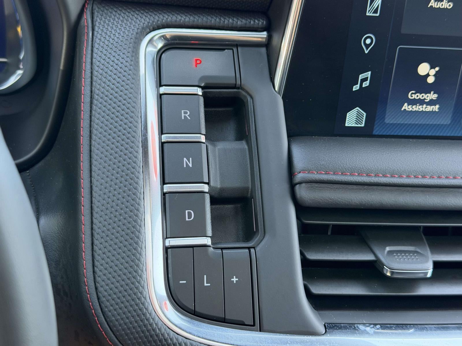 2024 Chevrolet Suburban 4WD RST