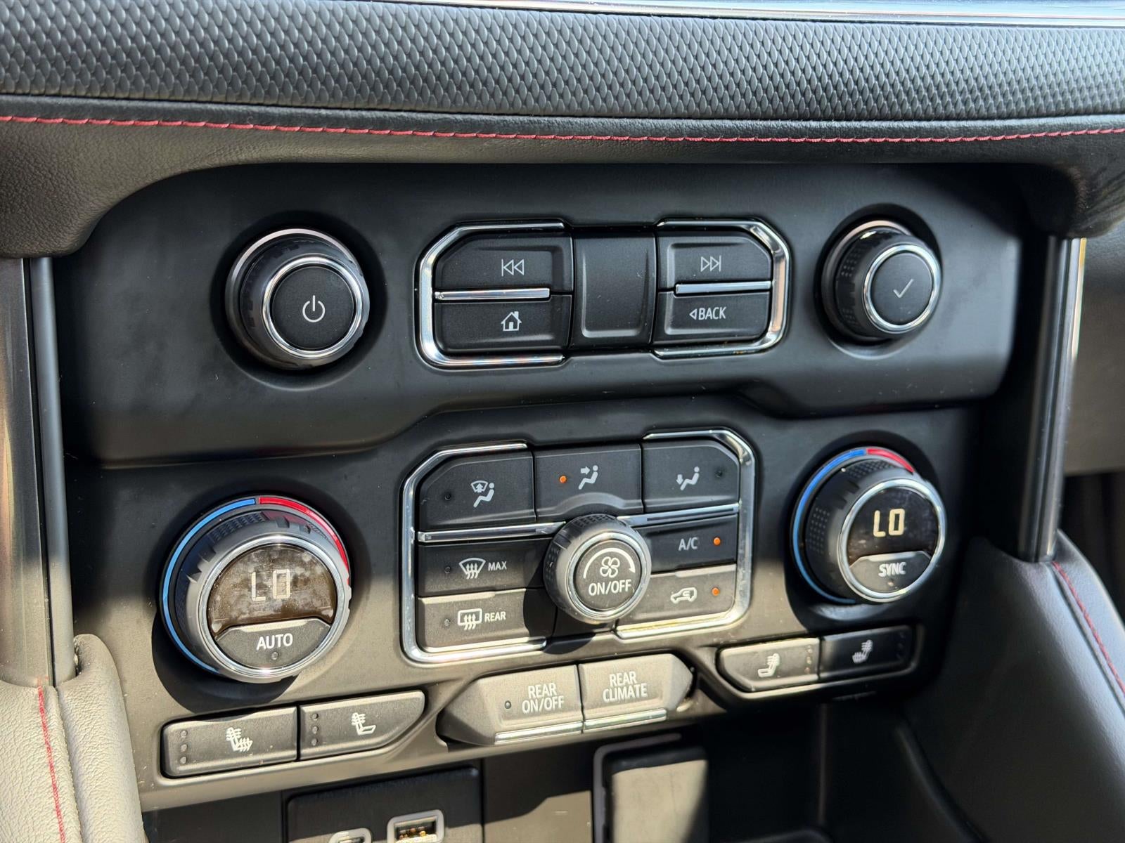 2024 Chevrolet Suburban 4WD RST