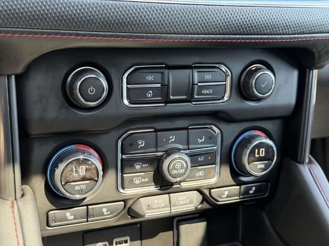 2024 Chevrolet Suburban 4WD RST
