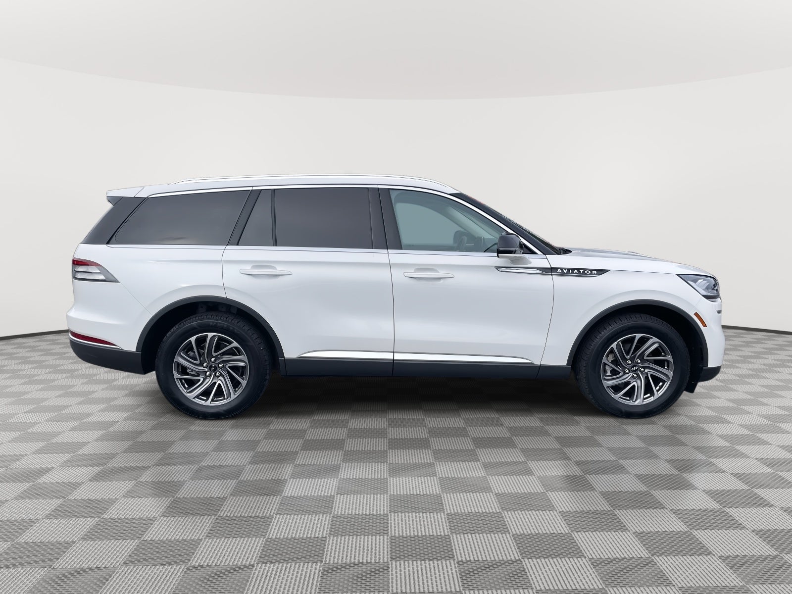 2023 Lincoln Aviator Standard