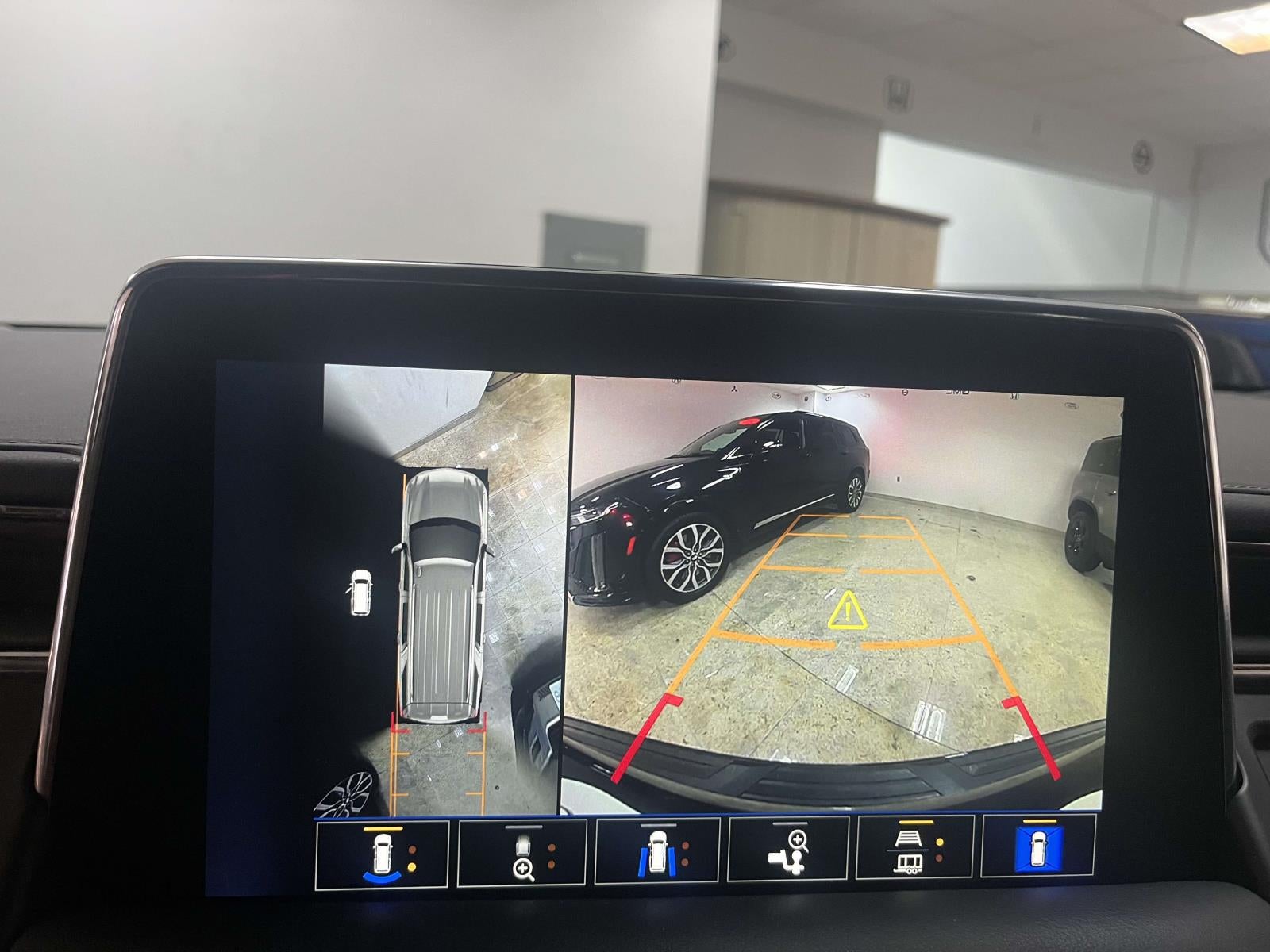 2024 Chevrolet Suburban 4WD LT