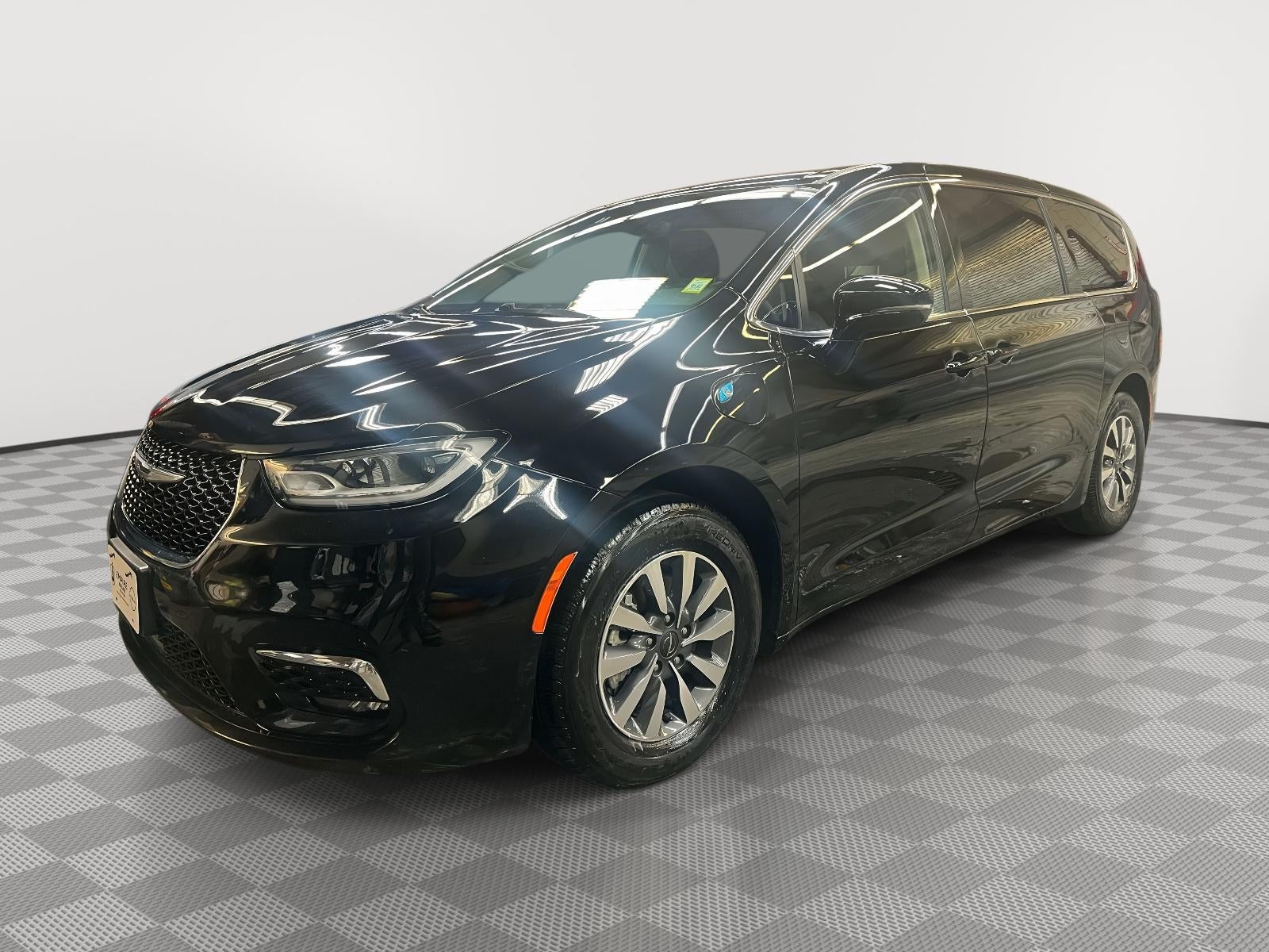 2024 Chrysler Pacifica Hybrid Select