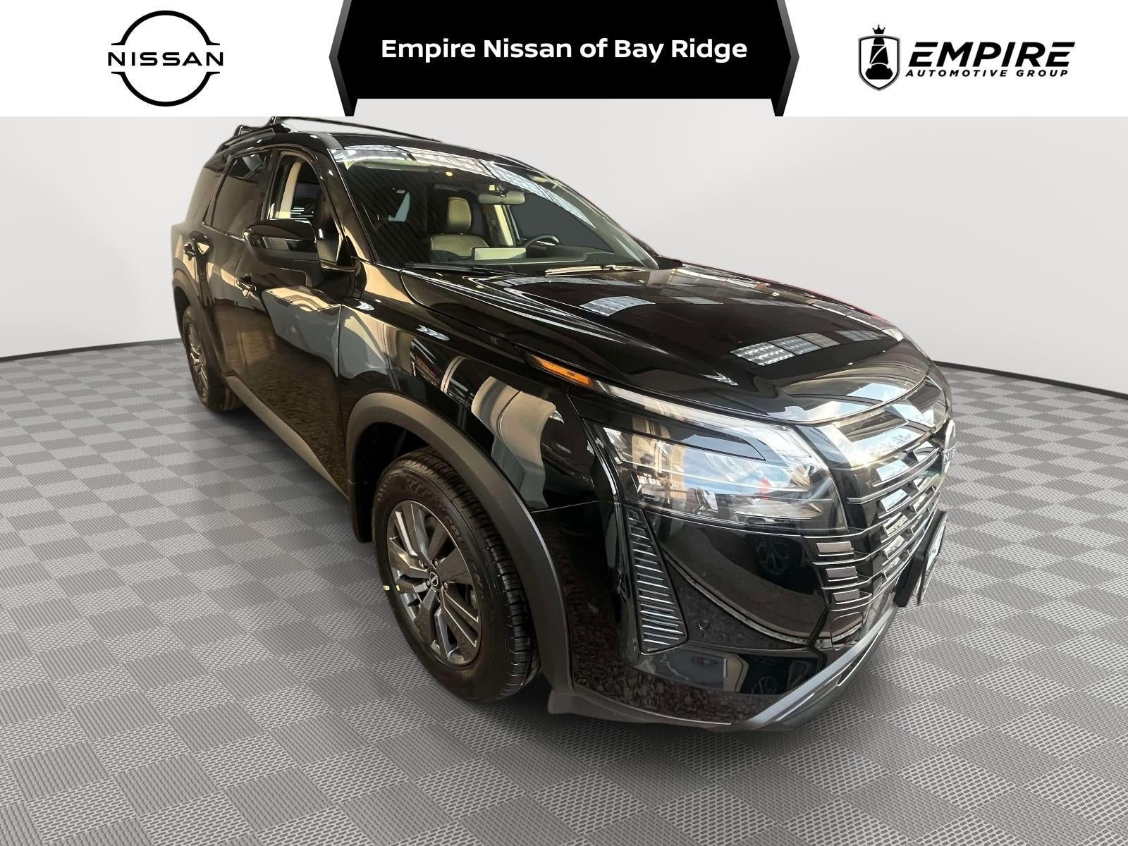 2024 Nissan Pathfinder SV