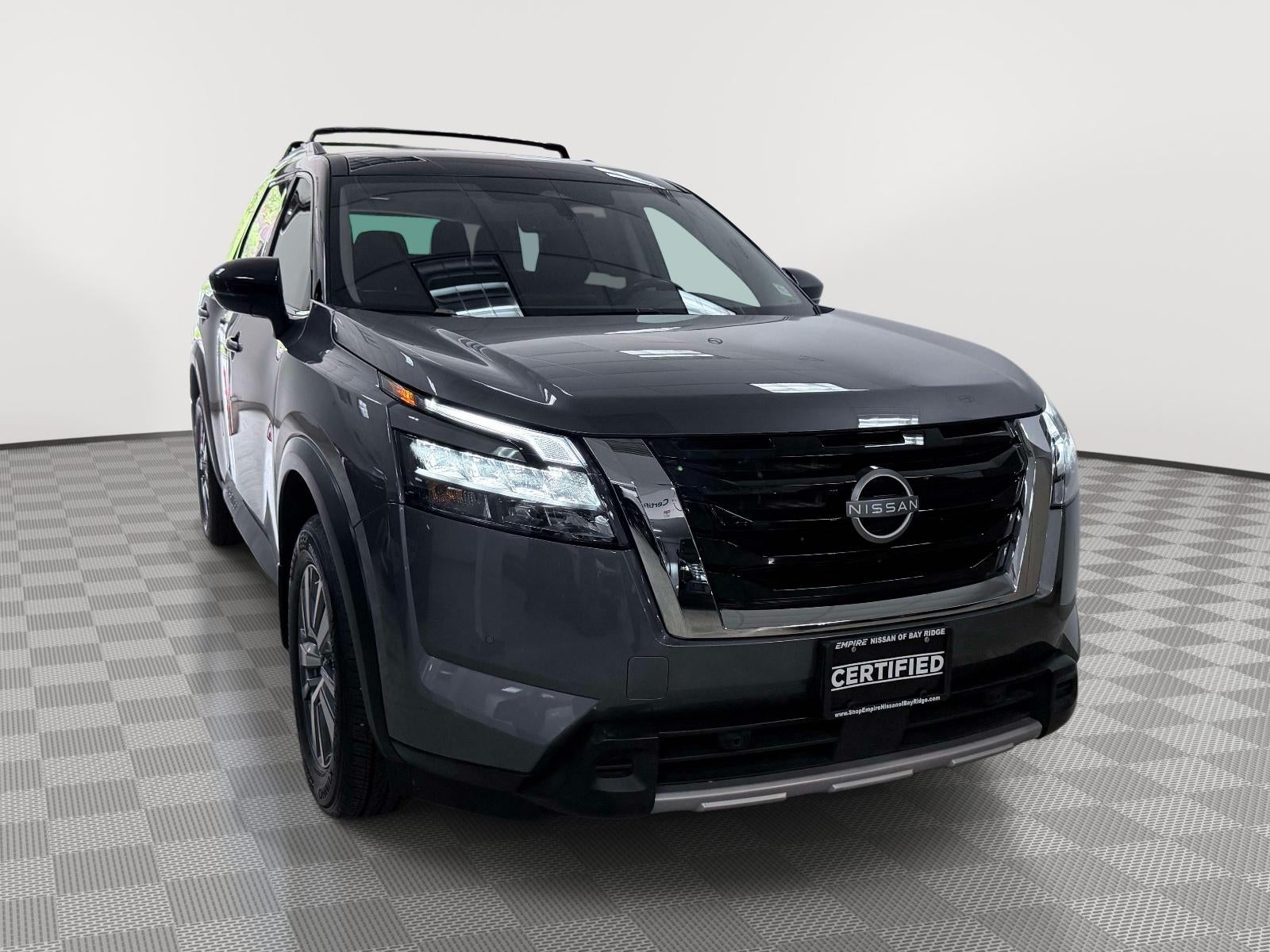 2025 Nissan Pathfinder SL 4WD's photo