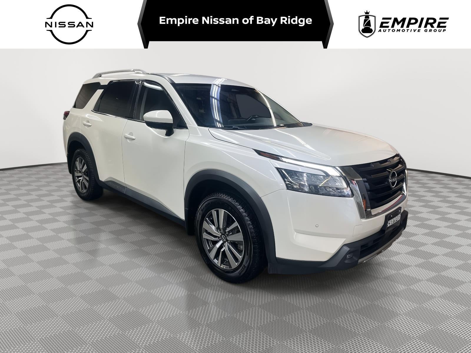 2022 Nissan Pathfinder SL