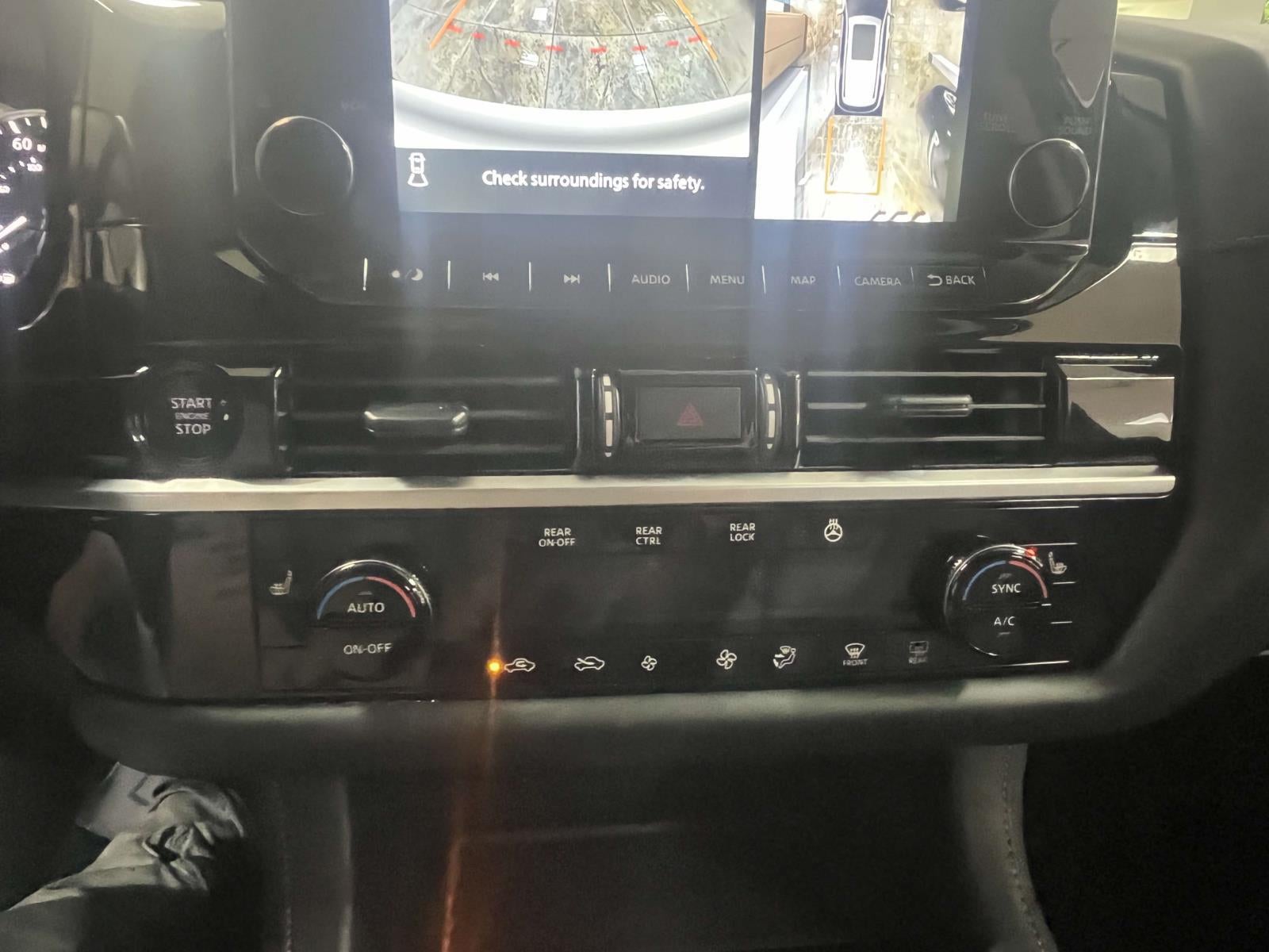 2025 Nissan Pathfinder SL 4WD