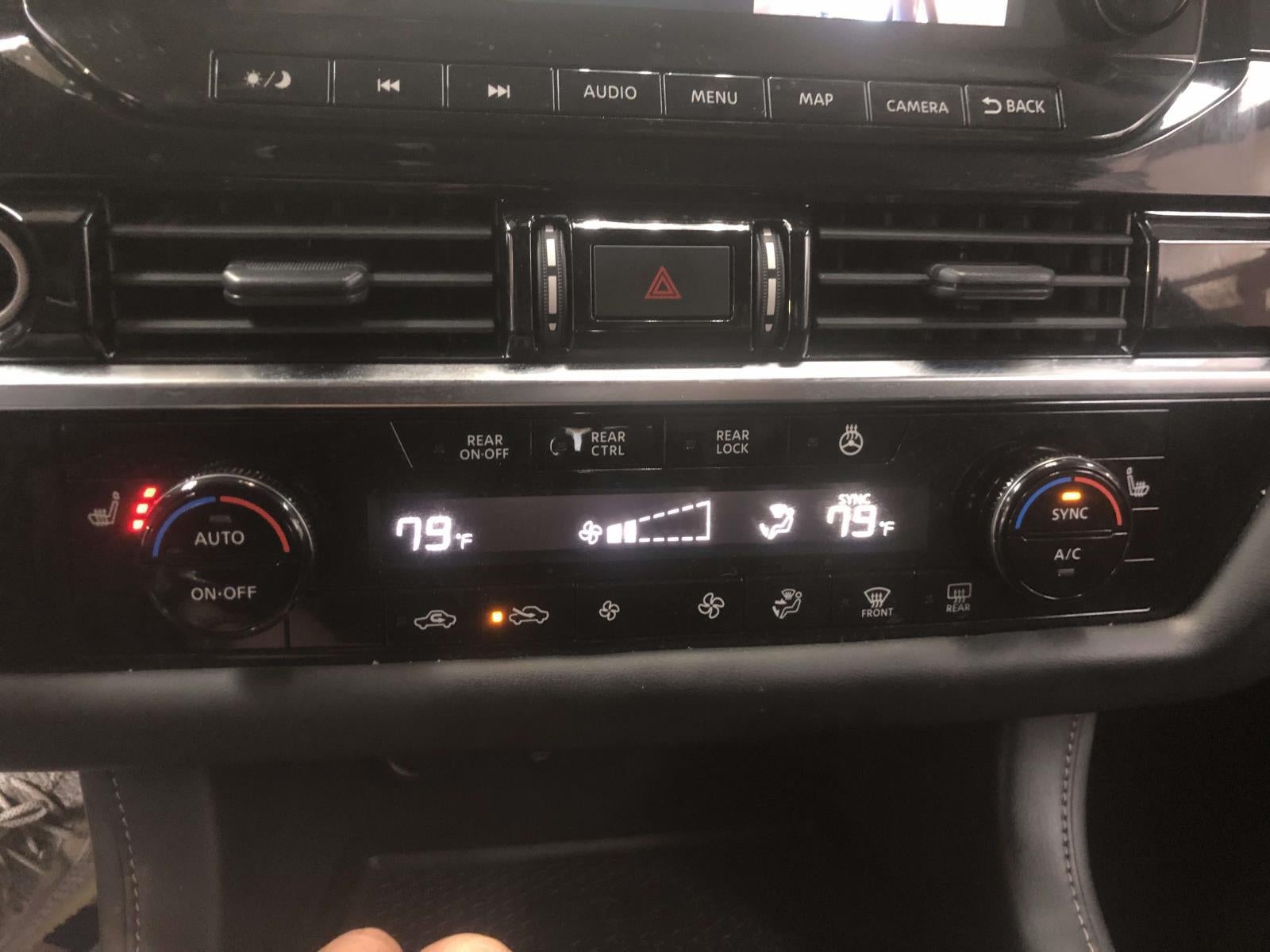 2023 Nissan Pathfinder SL 4WD