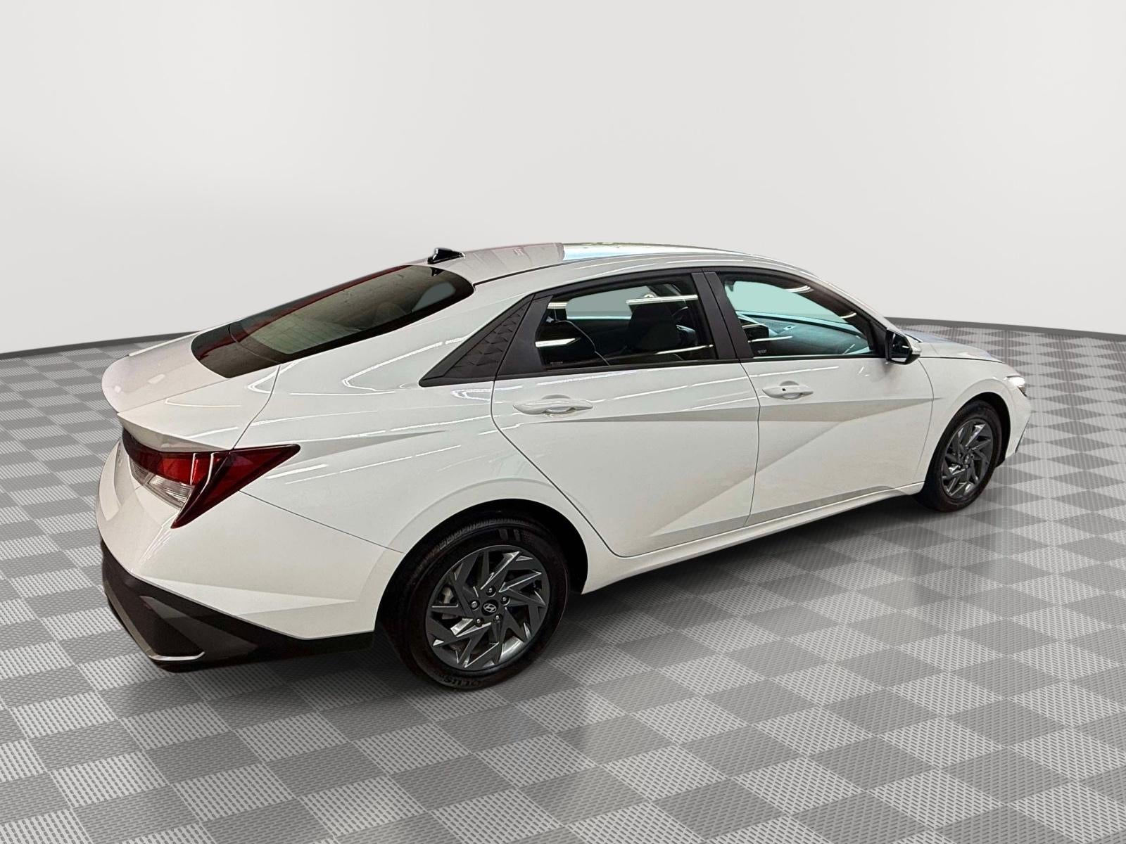 2024 Hyundai Elantra SEL - Photo 10