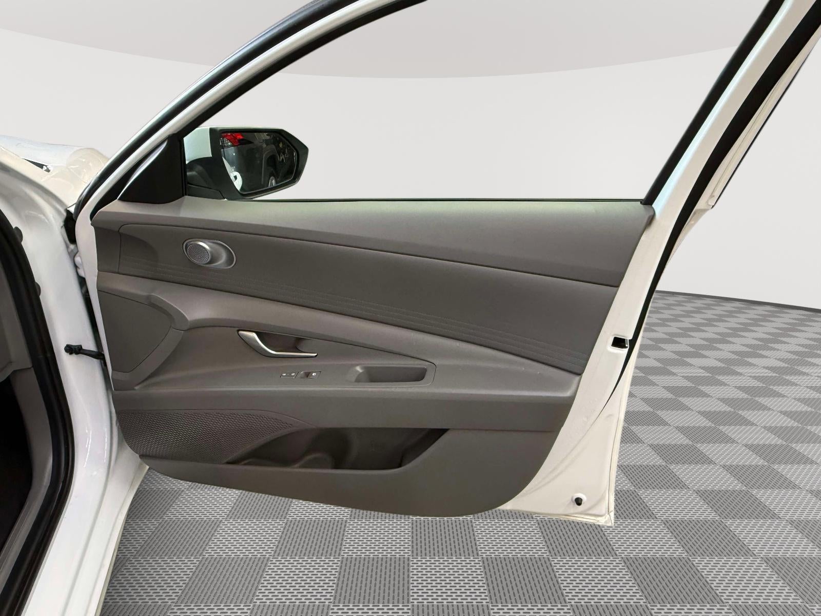 2024 Hyundai Elantra SEL - Photo 14