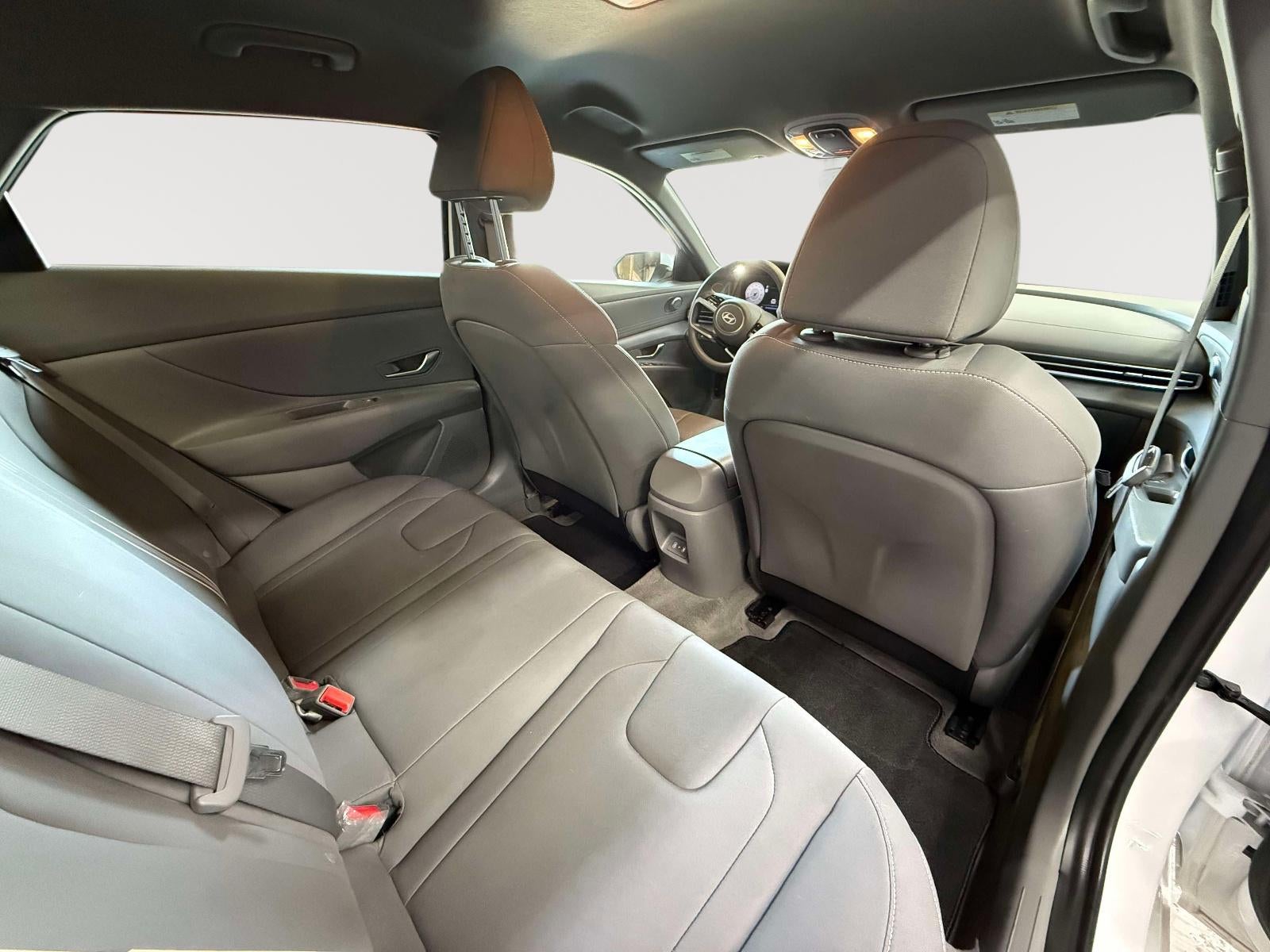 2024 Hyundai Elantra SEL - Photo 17