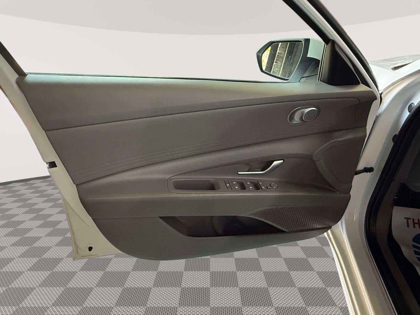 2024 Hyundai Elantra SEL - Photo 20