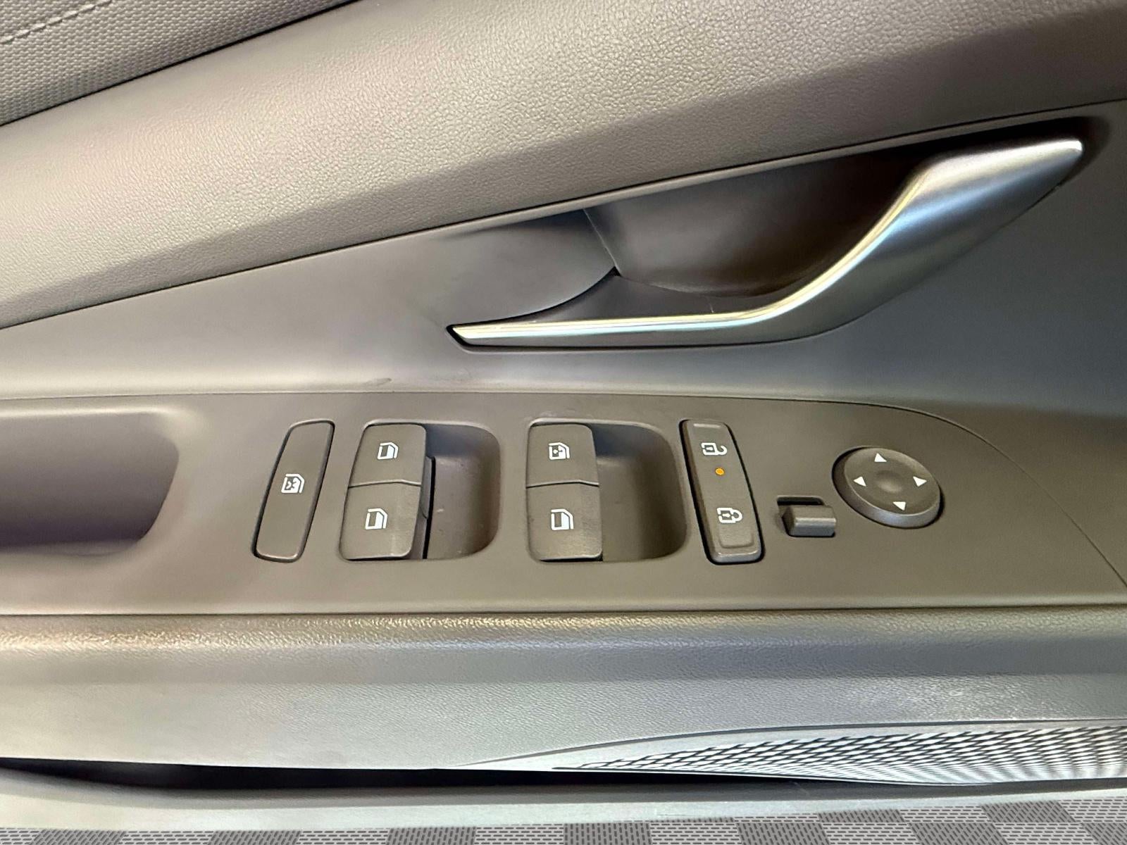 2024 Hyundai Elantra SEL - Photo 27