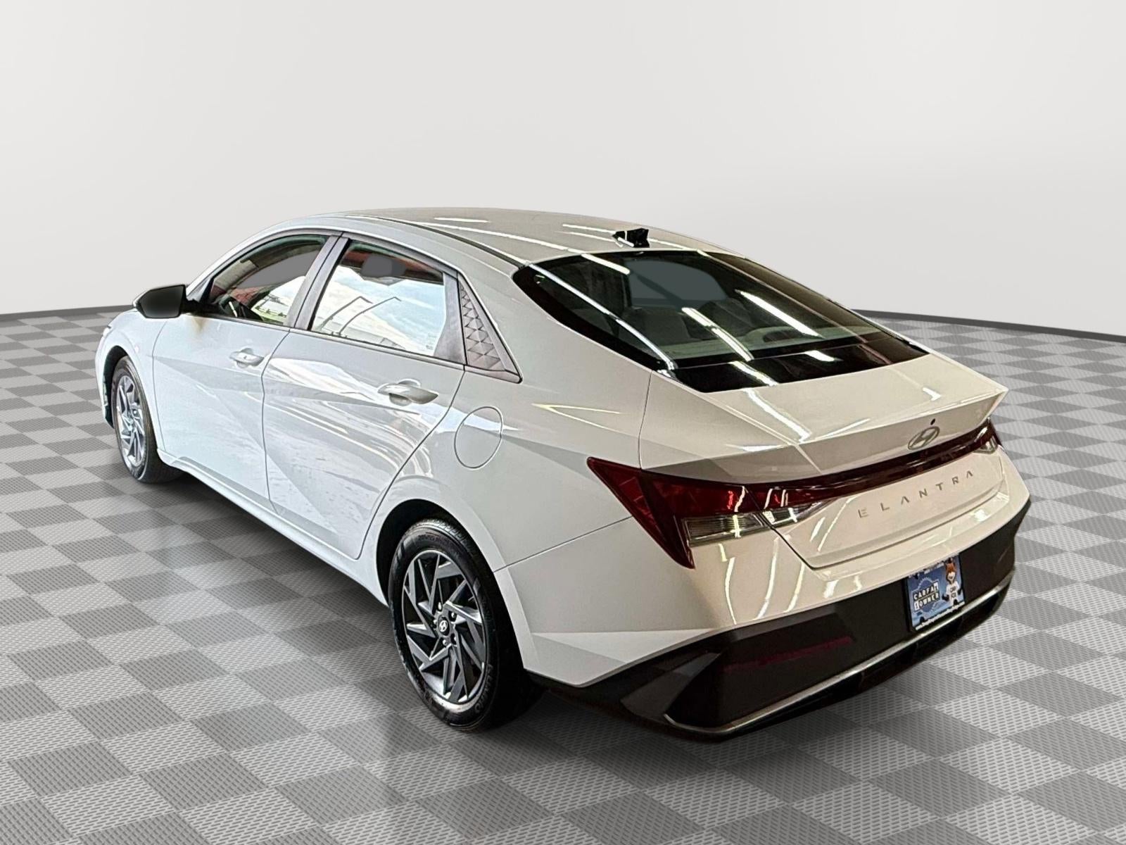 2024 Hyundai Elantra SEL - Photo 7
