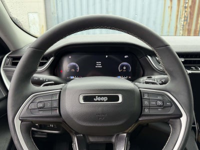 2023 Jeep Grand Cherokee Laredo 4x4