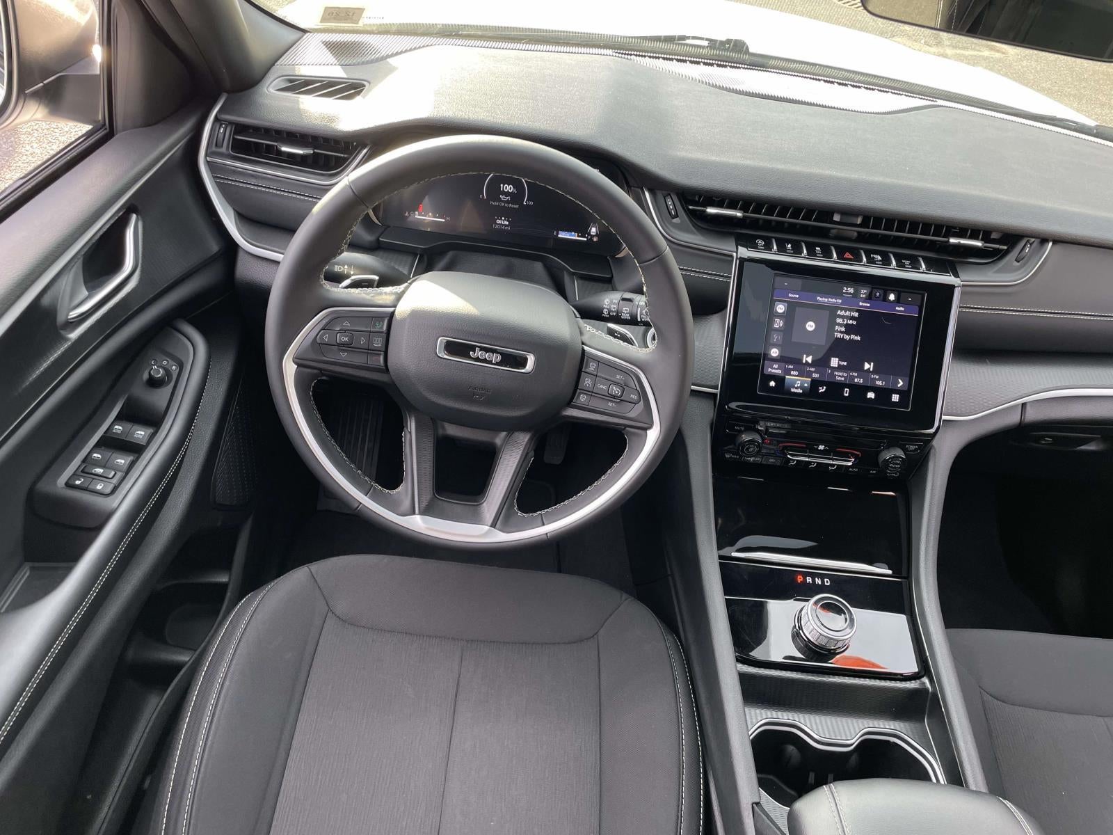 2025 Jeep Grand Cherokee Laredo X 4x4