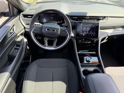 2025 Jeep Grand Cherokee Laredo X 4x4