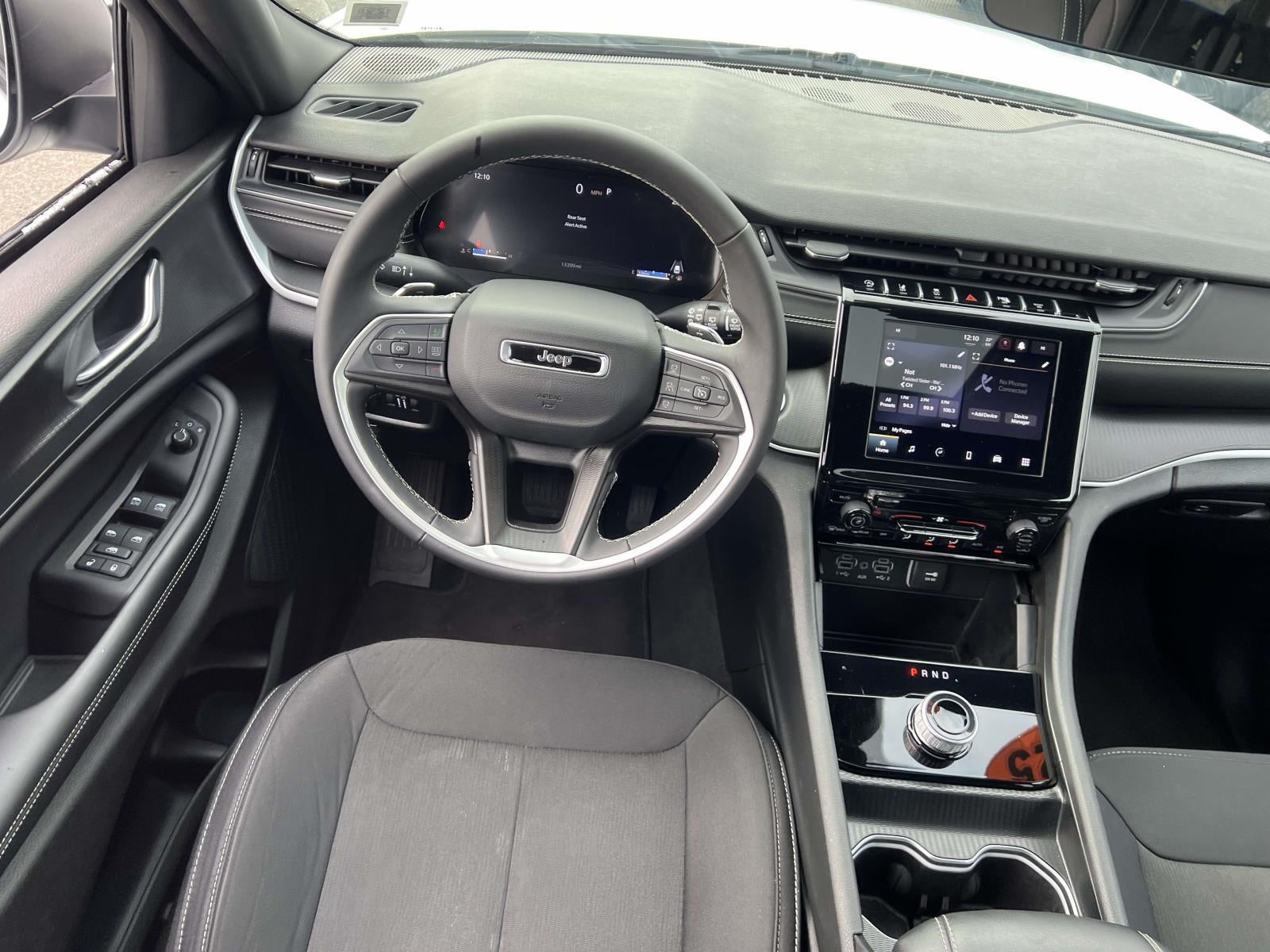 2025 Jeep Grand Cherokee L Laredo X 4x4