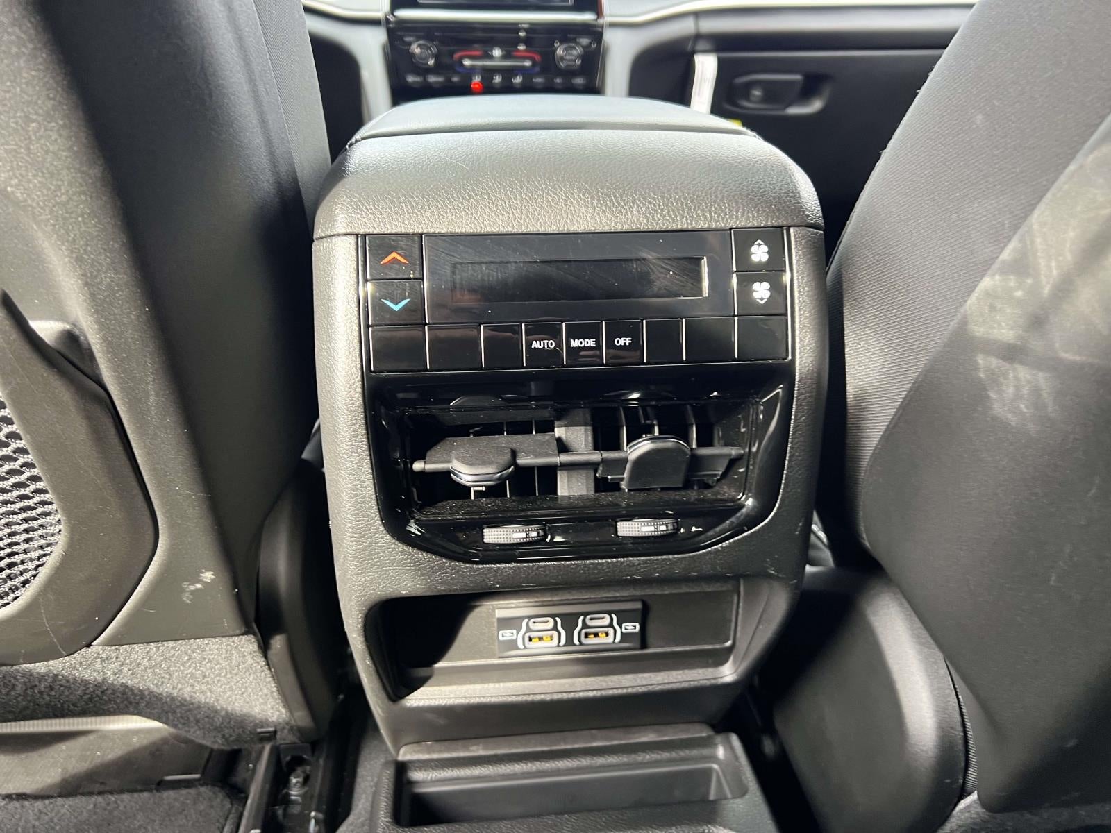 2025 Jeep Grand Cherokee L Laredo X 4x4