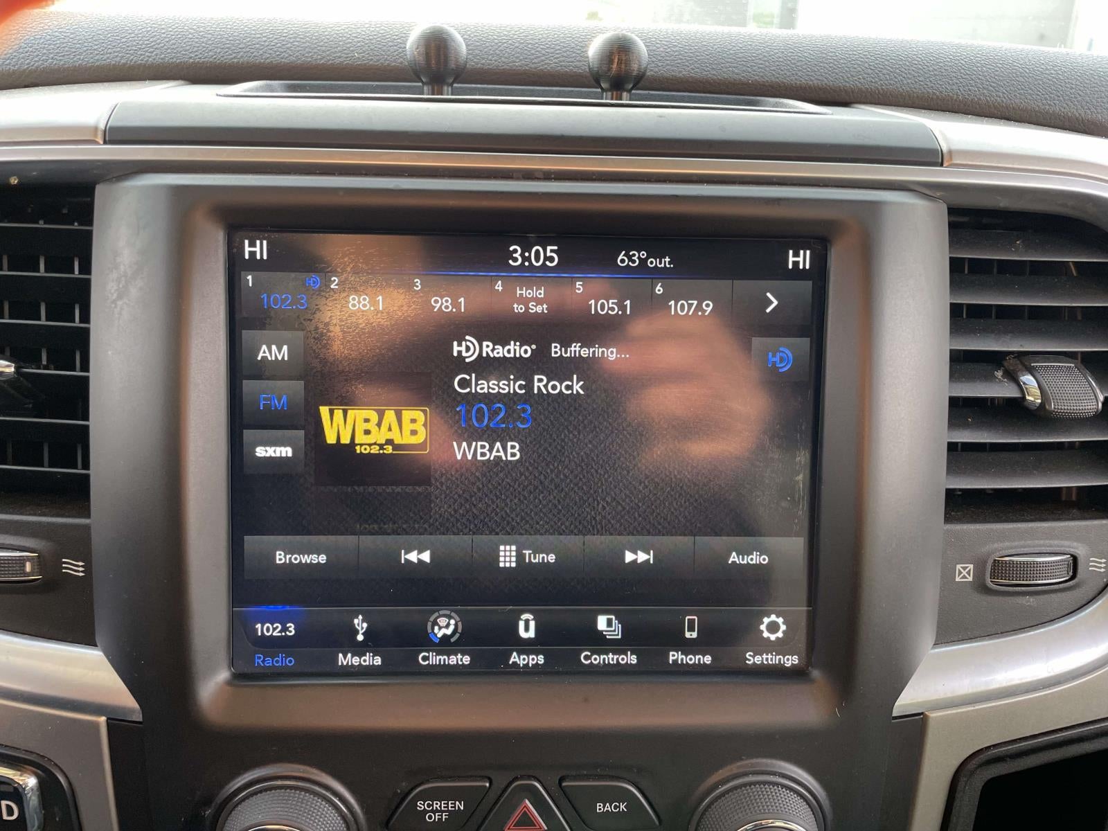 2019 RAM 1500 Classic SLT Crew Cab 4x4 5'7' Box