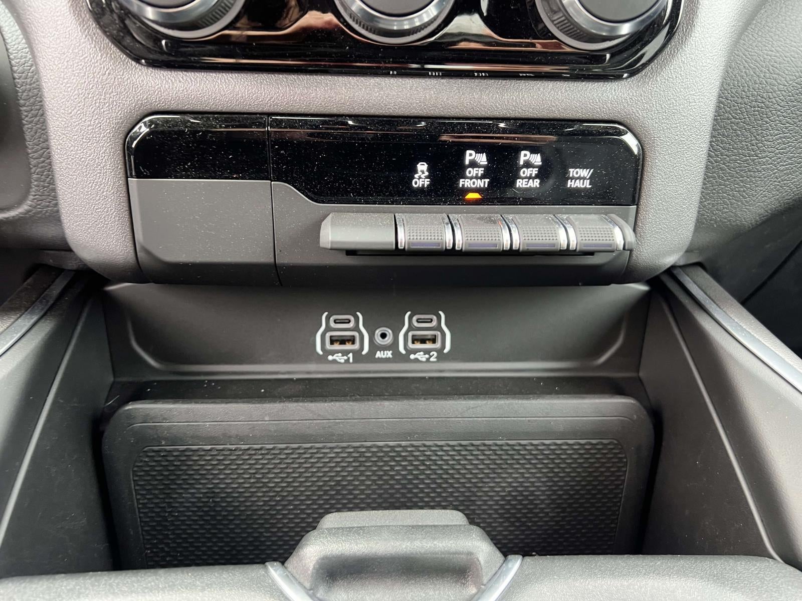 2025 RAM 1500 Big Horn Crew Cab 4x4 5'7' Box