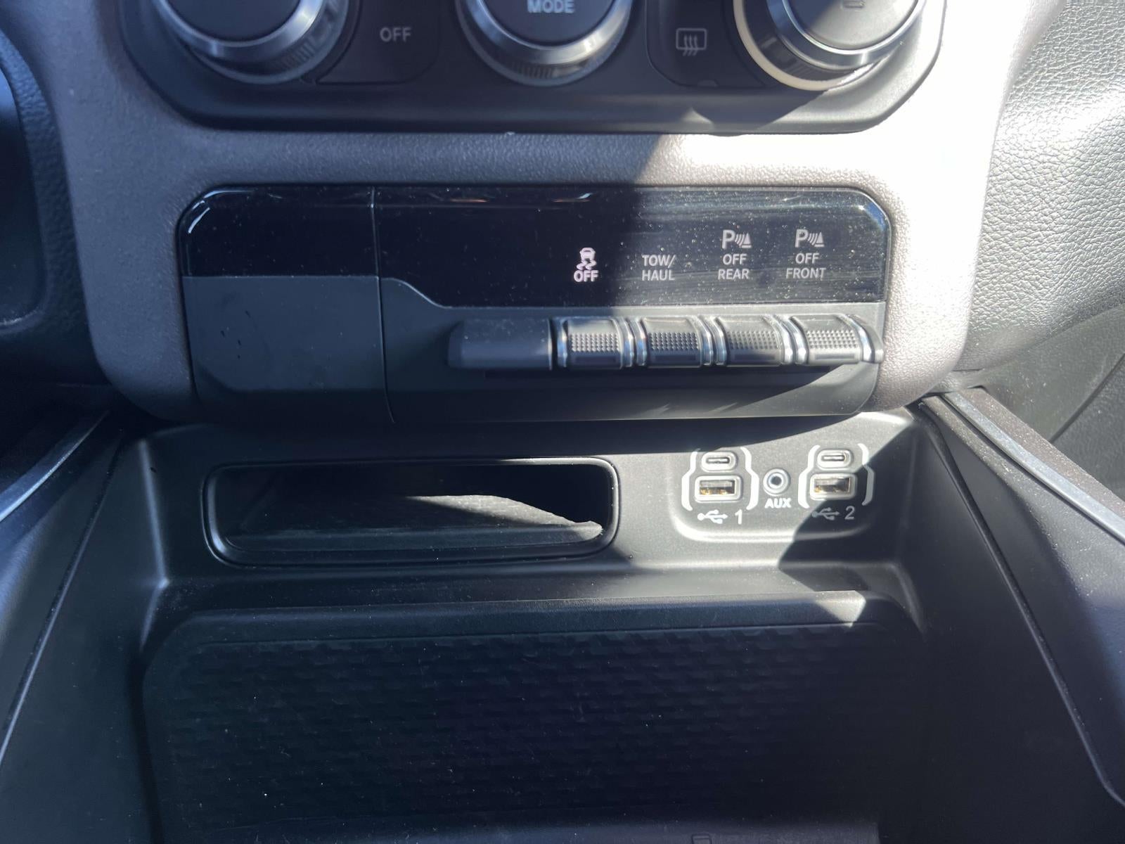 2022 RAM 1500 Big Horn Crew Cab 4x4 6'4' Box