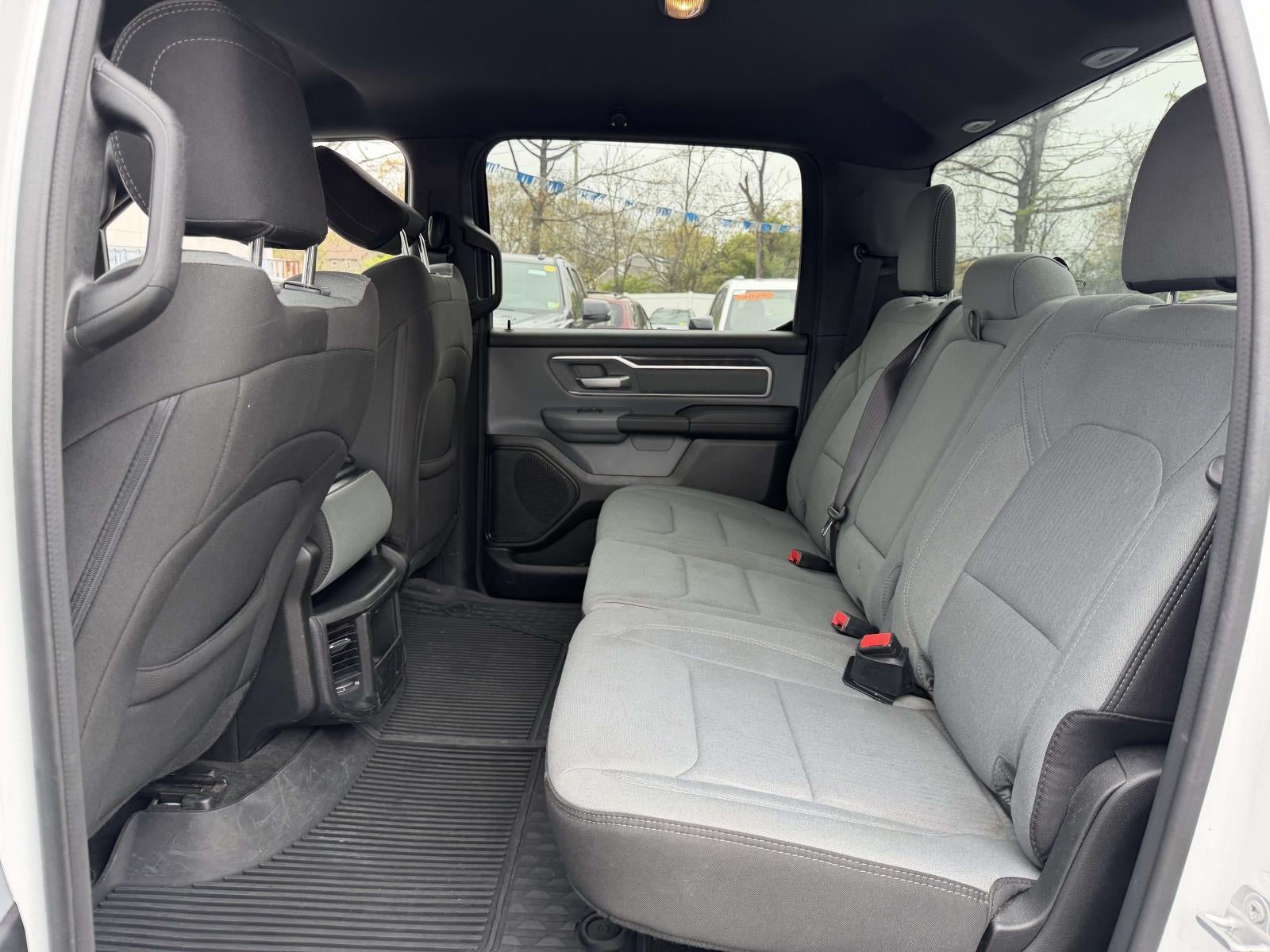 2022 RAM 1500 Big Horn Crew Cab 4x4 5'7' Box