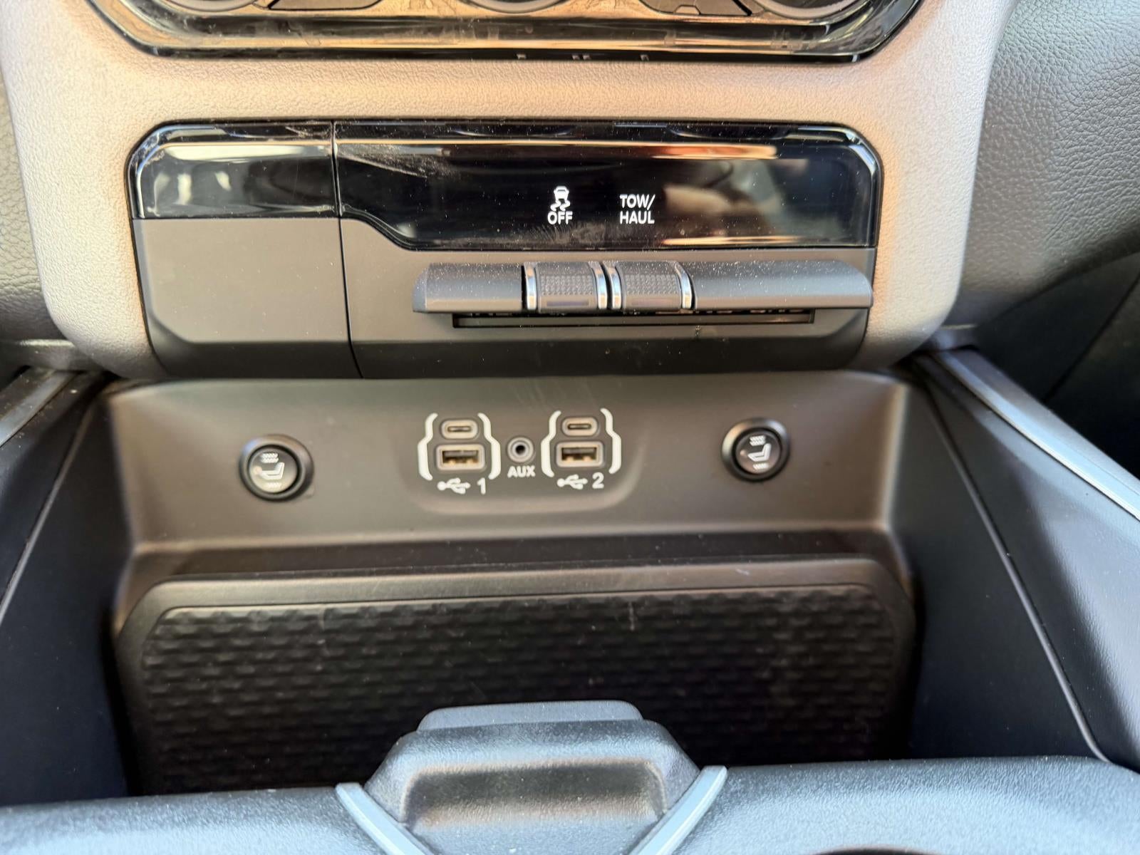 2022 RAM 1500 Big Horn Crew Cab 4x4 5'7' Box