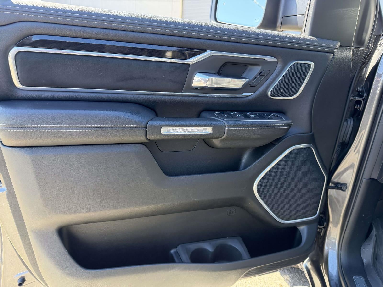 2021 RAM 1500 Laramie Crew Cab 4x4 5'7' Box