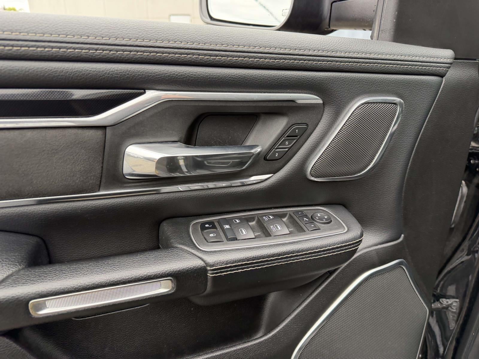 2022 RAM 1500 Laramie Crew Cab 4x4 5'7' Box