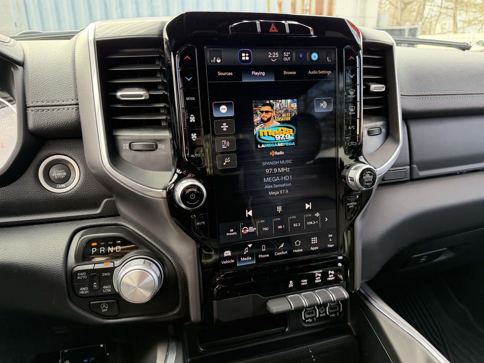 2023 RAM 1500 Laramie Crew Cab 4x4 5'7' Box