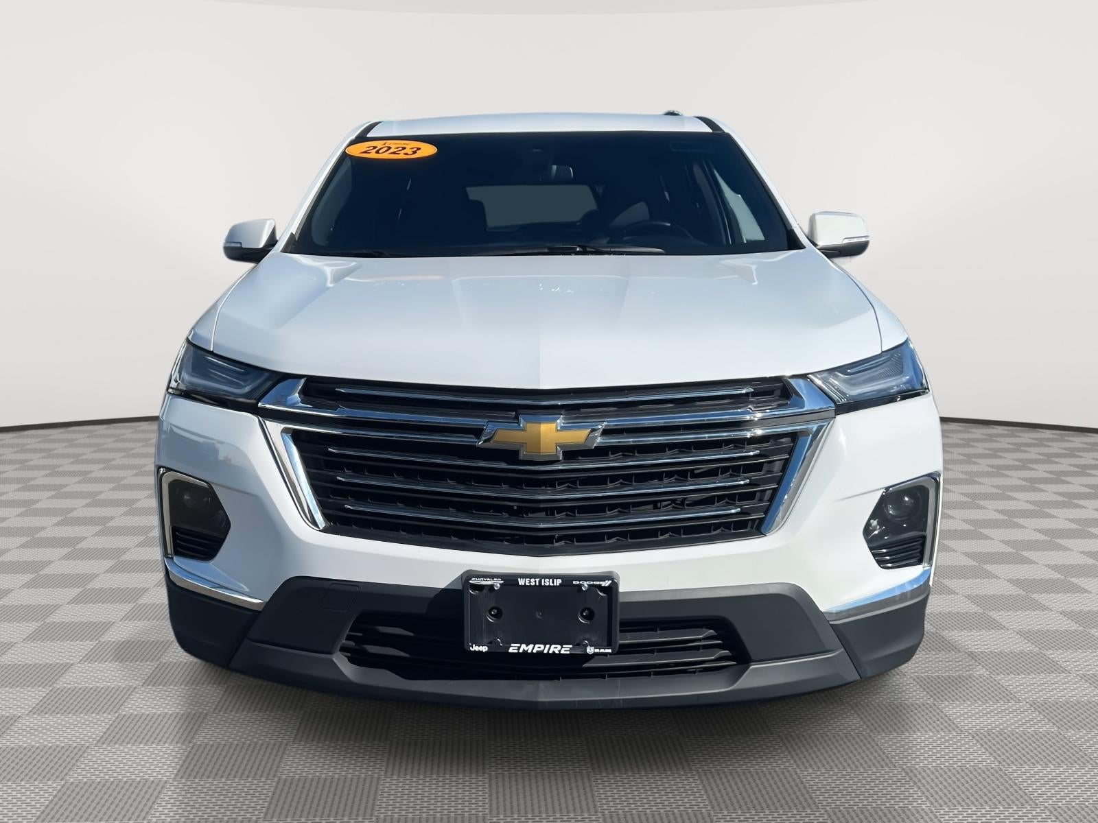 2023 Chevrolet Traverse AWD LT Leather