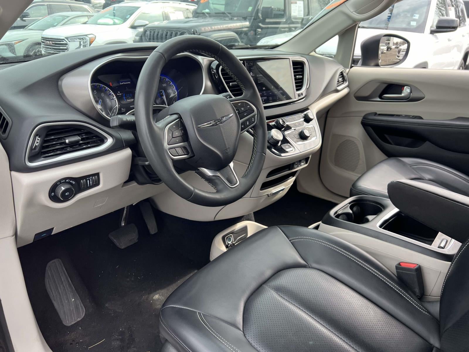 2023 Chrysler Pacifica Touring L