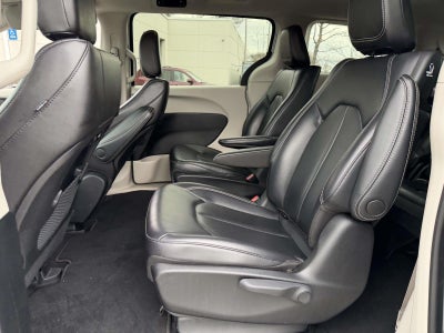 2023 Chrysler Pacifica Hybrid Touring L